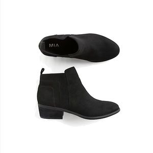 MIA black pull on booties - size 6